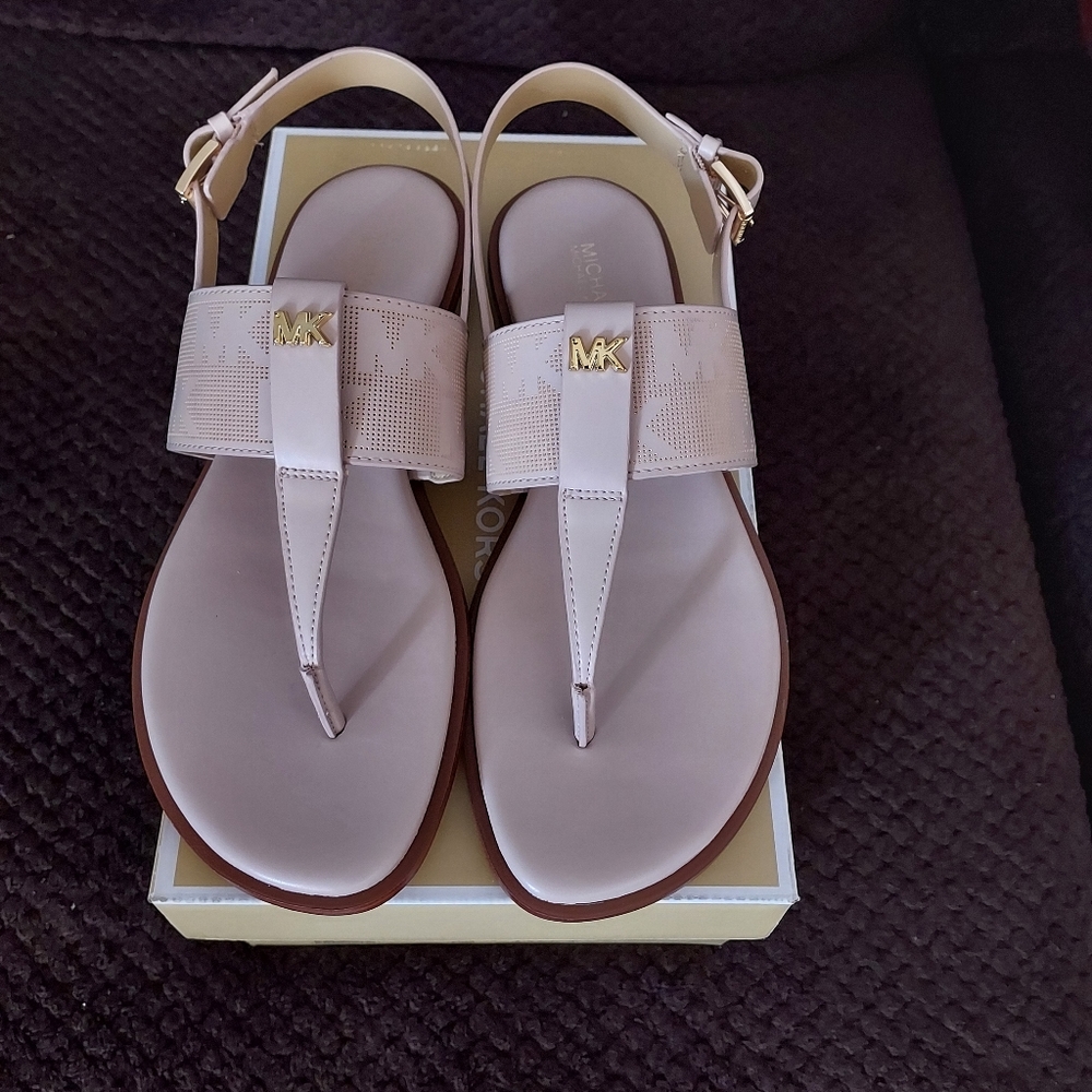 MK sandal